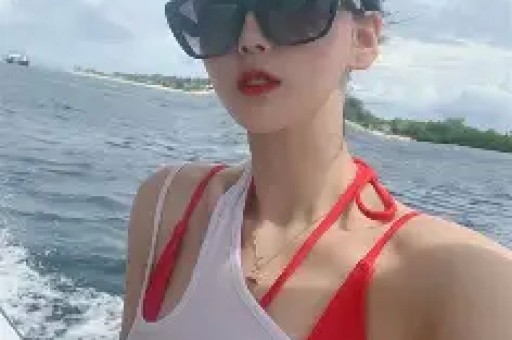 胡红梅：爱穿旗袍的副校长跌下神坛从巅峰到低谷只因抄得太狠